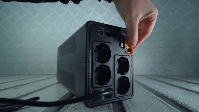 Štiti i napaja vaš PC – APC Back UPS 750VA смотреть онлайн