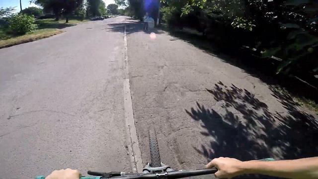ТРЮКИ в ГОРОДЕ на ВЕЛОСИПЕДЕ | КАТАЮСЬ по ГОРОДУ на МТБ смотреть онлайн
