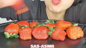 ASMR GIANT STRAWBERRIES (EXTREME CRUNCHY EATING SOUNDS) NO TALKING | SAS-ASMR