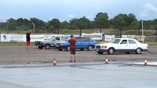 FSO Polonez 1.5 LE VS FSO Polonez 1.6 GLI VS Mercedes смотреть онлайн
