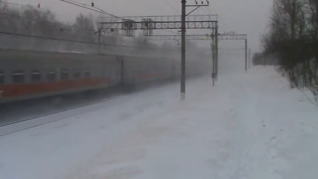 Электровоз ЧС2К с поездом № 1 Волгоград - Москва смотреть онлайн