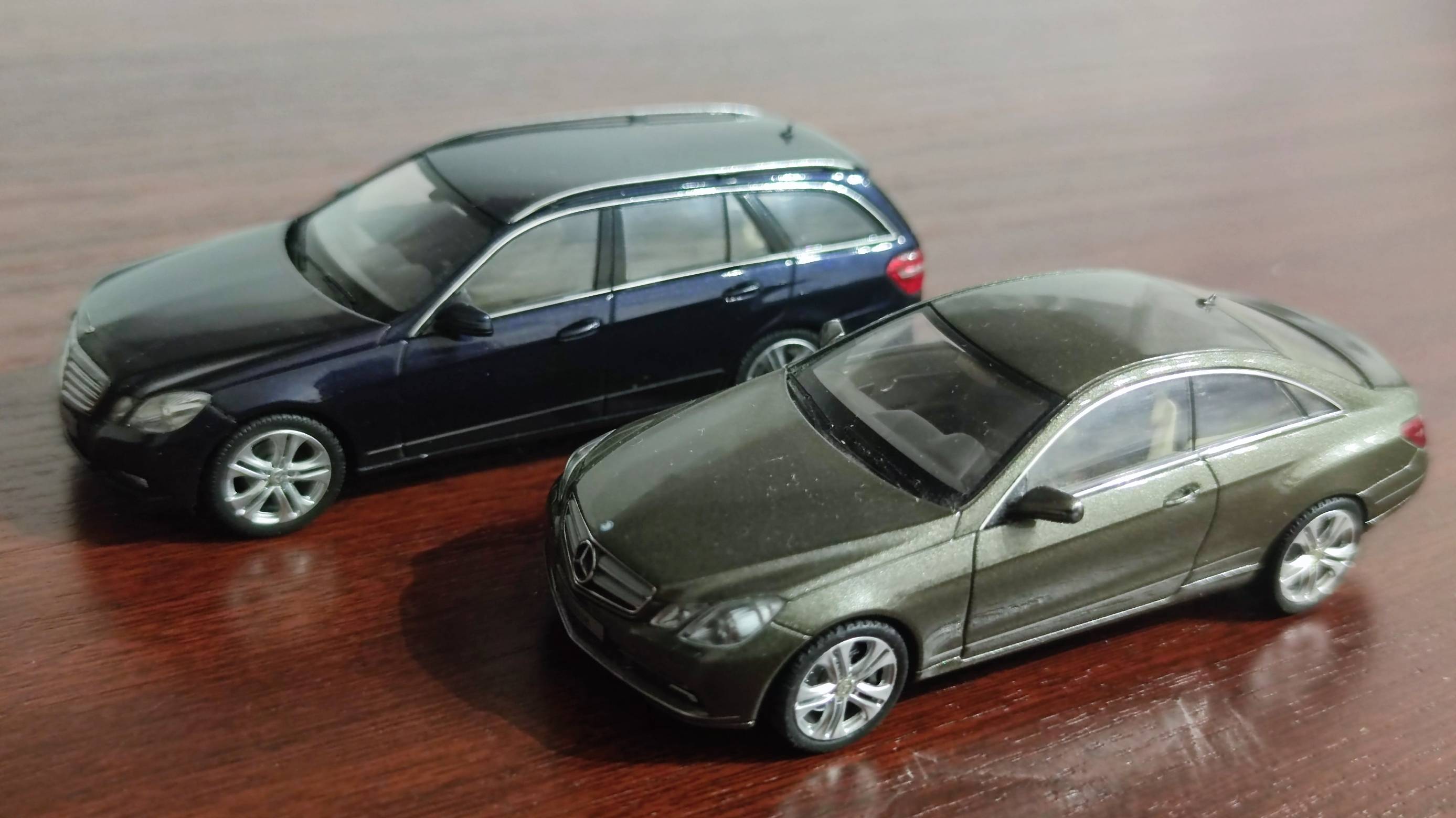 1/43 Mercedes Benz. E-klasse  (S212+C207).