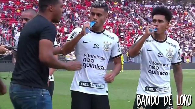 FAUSTO VERA VOLTA A JOGAR COMO TITULAR E É ELEITO O CRAQUE DA PARTIDA CONTRA A PORTUGUESA смотреть онлайн
