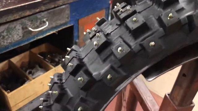 Mitas C-16 110/100-18 Winter Friction Spike Rear - 234 Spikes 22 mm (Rear) смотреть онлайн