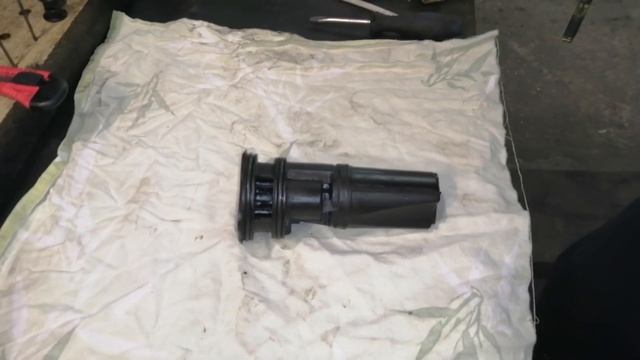 Выбивает щуп уровня масла Skoda Fabia 2008, мотор 1.2 литра смотреть онлайн