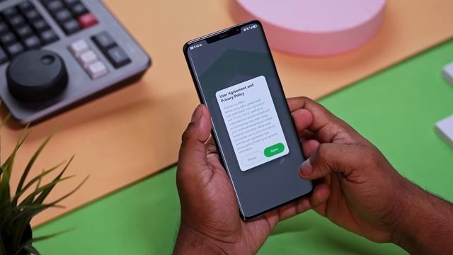 Huawei Finally Gets Google Apps ...kinda! GBox Explained! смотреть онлайн