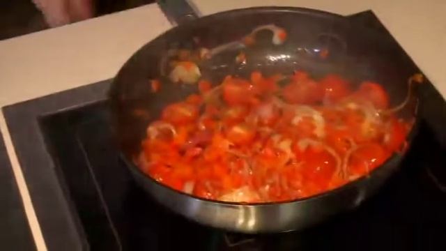 Суп из помидоров и колбасы чоризо смотреть онлайн