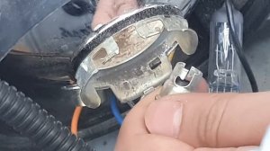 Замена лампочки ближнего света и габарита ВАЗ-2107