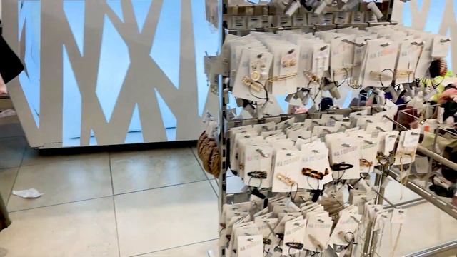 ШОППИНГ VLOG! НЕ ПУСКАЮТ В МАГАЗИН / ZARINA, H&M БОЛЬШИЕ СКИДКИ В СПБ смотреть онлайн
