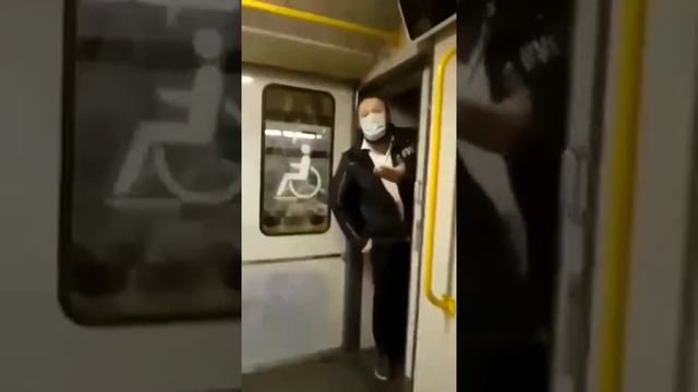 Украинские беженцы оскорбляют русских немцев в Германии смотреть онлайн