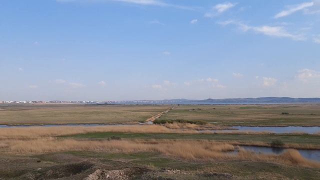 озеро Копа с противоположного берега в Кокшетау смотреть онлайн