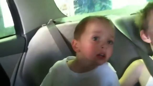 Смешное видео с детьми которые моют машину! смотреть онлайн