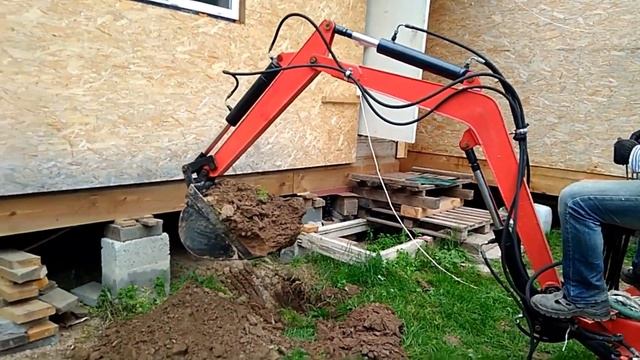 Мини экскаватор прицепной. Он хоть что то может?! смотреть онлайн