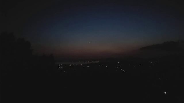 Ночные виды из окна дома. Над морем растущая луна, а под ней звезда. Золотари. смотреть онлайн