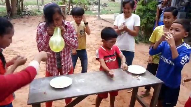 Balloon Blowing Game - Blow balloon until it explode - fun game смотреть онлайн