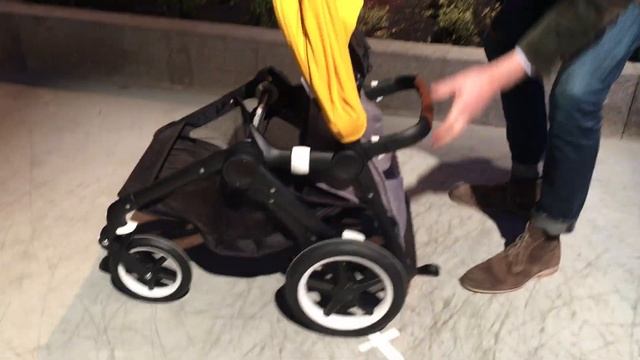 How to fold the Bugaboo Fox | MadeForMums смотреть онлайн