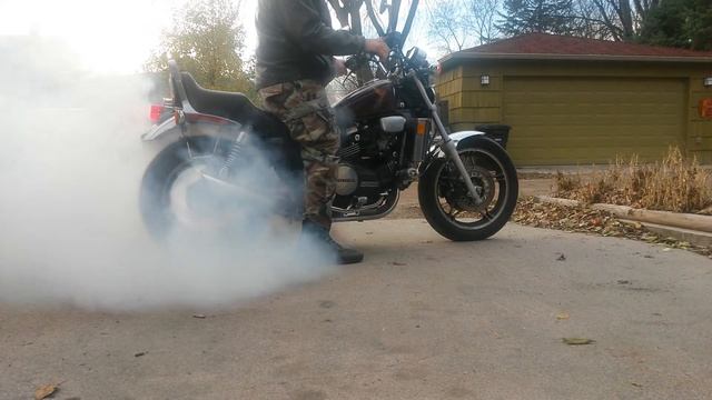 1983 Honda Magna v45 burnout смотреть онлайн