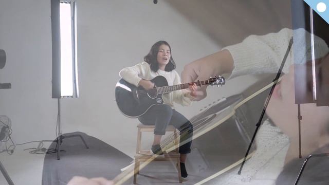 якутская девушка Анжела Жиркова со своей песней Чтобы жить смотреть онлайн