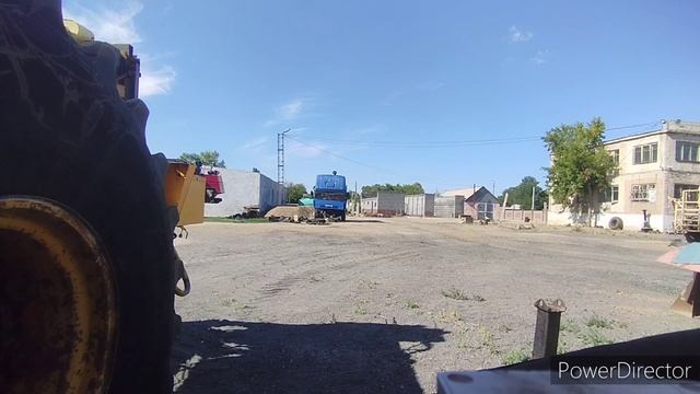 К-704ТУ.Еду мыть трактор.Сливаю солярку в бочку.Продолжаем шкурить.#алекс_юстасулекс_юстасу смотреть онлайн