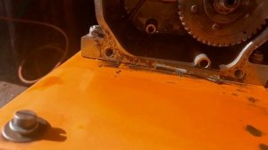 Подтекание масла на мотокультиваторе Чемпион. Бежит масло со стороны ремней.