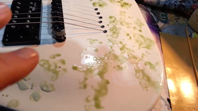 Customizing this SGR Electric Guitar, with Alcohol Inks!! смотреть онлайн