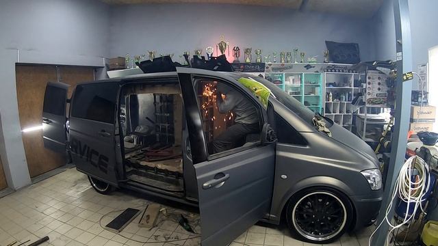 Разбираю Vito смотреть онлайн