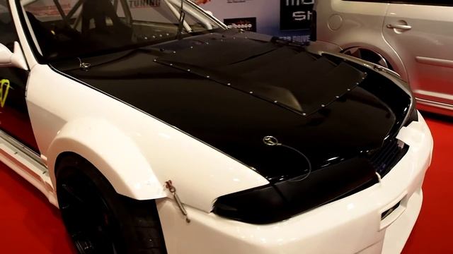 Nissan Skyline R32 GTR Tuning at Essen Motorshow - Exterior Walkaround смотреть онлайн
