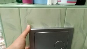 Снять кнопку слива  инсталляции