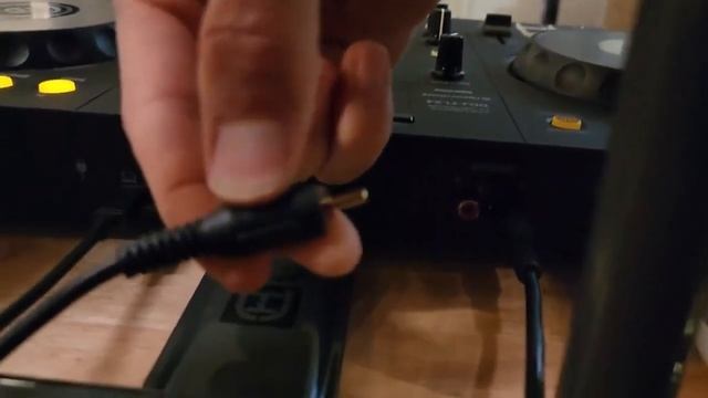 In Hand Review of Pioneer DJ DDJ FLX 4 (Unboxing, Product Review and Demo) смотреть онлайн