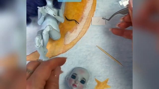 Glue on the doll's eyelashes смотреть онлайн