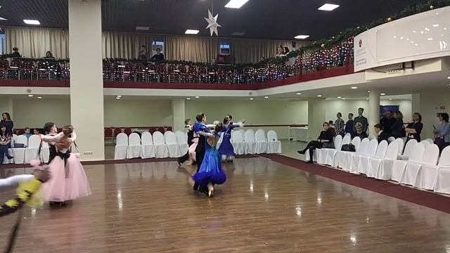 Медленный вальс. Юниоры-1 Д класс Двоеборье 1/2 смотреть онлайн
