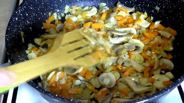 Жаркое в горшочках с грибами и курицей смотреть онлайн