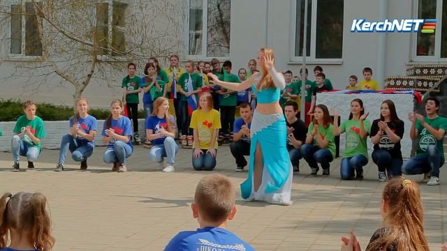 Танцевальный флешмоб в морском техническом лицее смотреть онлайн