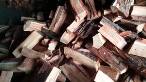 КОЛЮ  ДРОВА РАСКОЛОТЬ 1 КУБ ДРОВ ЦЕНА 3 ЕВРО  КОЛЮ 10 КУБОВ В ДЕНЬ