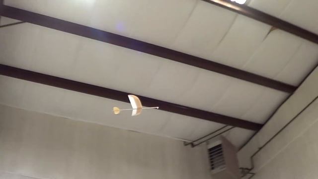 How to trim flapped indoor catapult/elastic launched gliders - Protege Lite смотреть онлайн