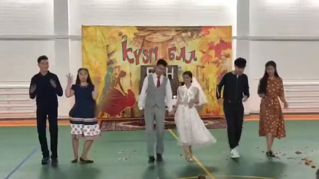 Менің сыныбым 10 А "Күзгі бал 2021" Ретро стиль 70-80-90 жылдардағы әуендер! смотреть онлайн