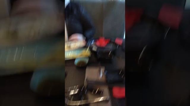 мы в ресторане сети Якитория))