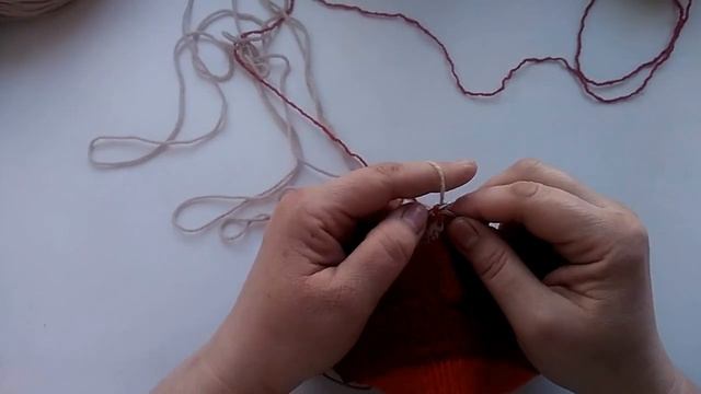 Детские штанишки спицами . В комплект к кофточке. смотреть онлайн