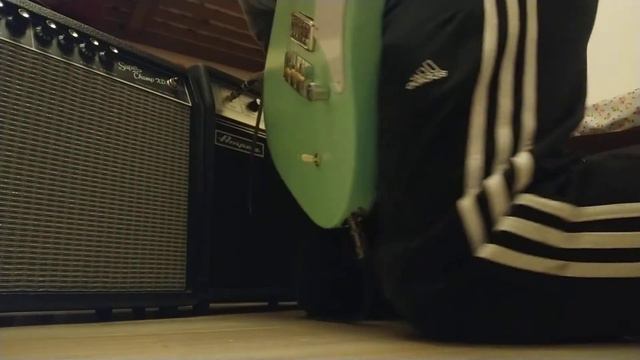 Ampeg GVT5-110 Celestion Tube 10 vs Eminence Ramrod 1 смотреть онлайн