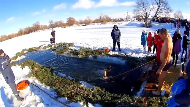 Крещение Господне 2019 (2 часть) - купание в проруби смотреть онлайн