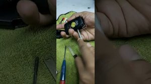 How to replace Lexus smart remote key battery LX570 RX45PH RX450 RC200 IS350 ES350