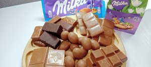 АСМР ШОКОЛАД? Распаковываю и раскладываю шоколад и конфеты? звуки асмр для вашего удовлетворения