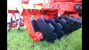 Работа бороны дисковой БДМ КОРТЕС 7 производства БДТ-АГРО на стойках с эластомерами с трактором К744