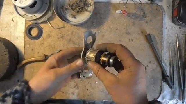 Разборка пылесоса SAMSUNG 1600 W и ремонт двигателя. смотреть онлайн