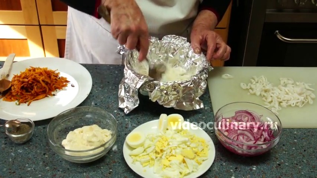 Как приготовить салат-коктейль с кальмарами смотреть онлайн