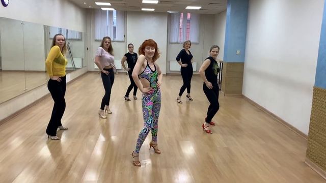 Que pena bachata remix - Bachata Lady Style Moscow by Ulyana Budultchieva (@bulo44ka) смотреть онлайн