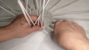 Поднимаем двойные стойки. Один из вариантов. Пелетение из газетных трубочек.