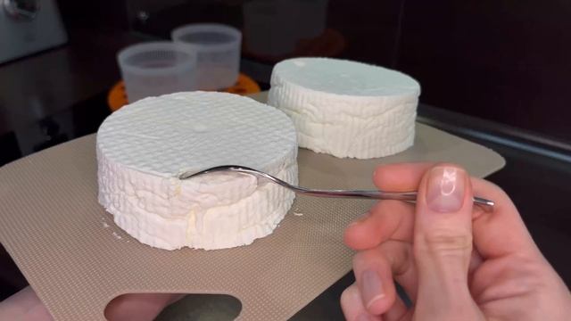 КАК ПРИГОТОВИТЬ ДОМАШНИЙ ТВОРОГ НА ЗАКВАСКЕ #БАКЗДРАВ. ТВОРОЖНЫЕ ГЛАЗИРОВАННЫЕ СЫРКИ СВОИМИ РУКАМИ смотреть онлайн