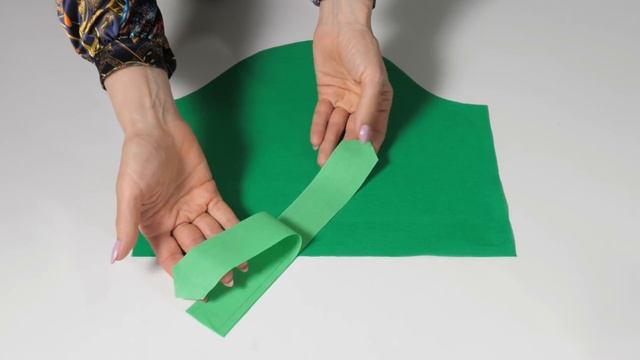 Три способа обработки низа короткого рукава смотреть онлайн