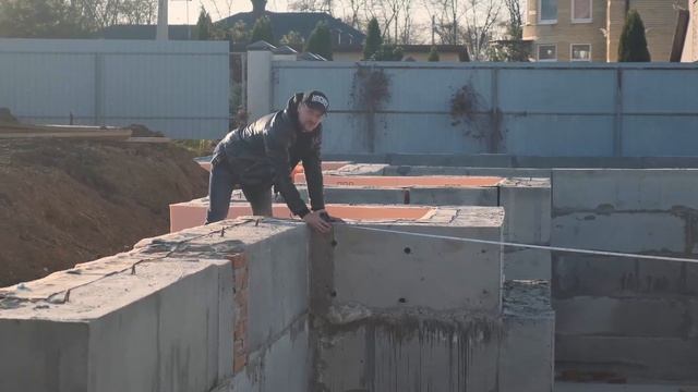 КАК ПРОВЕРИТЬ ГОТОВЫЙ ФУНДАМЕНТ ДЛЯ ДОМА. НА ЧТО ВЛИЯЮТ ОШИБКИ МОНТАЖА смотреть онлайн